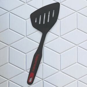 Tupperware 6782A Large Slotted Spatula Pancake Turner Chef Series Black Red USA